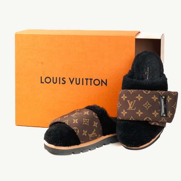 Louis Vuitton 2022 Pool Pillow Comfort Mules in Black Shearling & Monogram Nylon - Picture 12 of 12